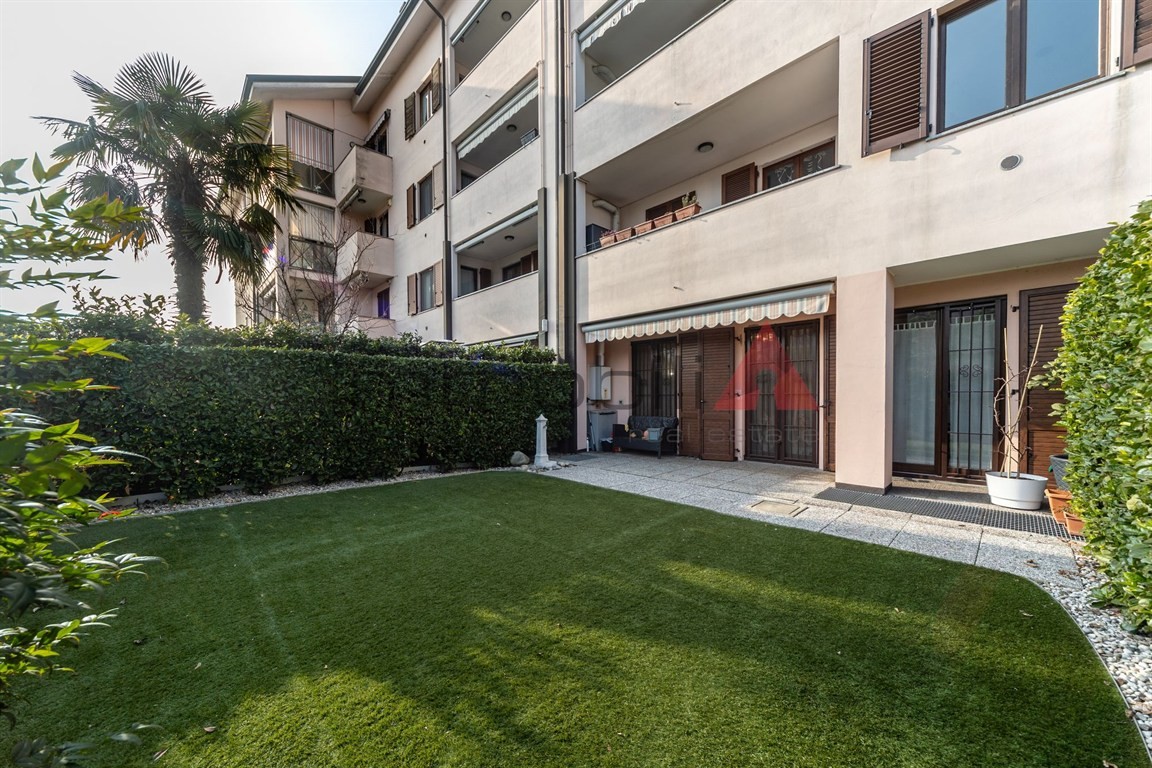 Brugherio zona Torazza - 3 locali con giardino privato e taverna