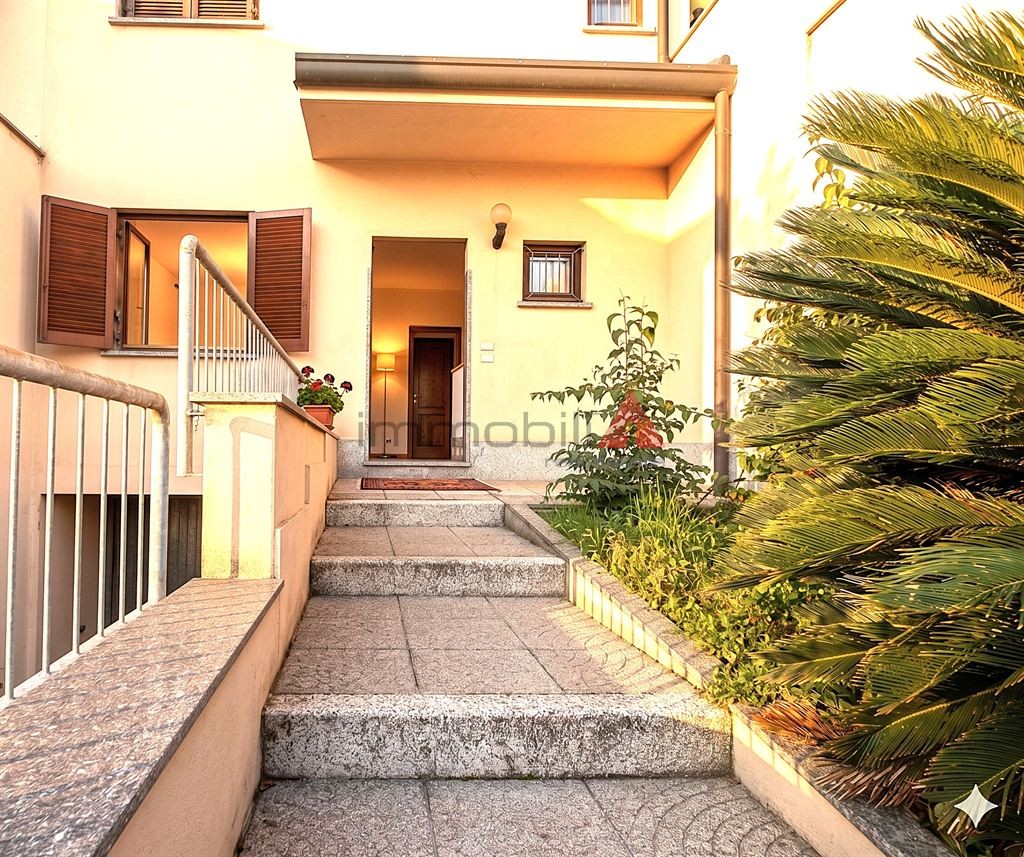 Carugate zona Don Bosco - villa a schiera con box Euro 298.000,00
