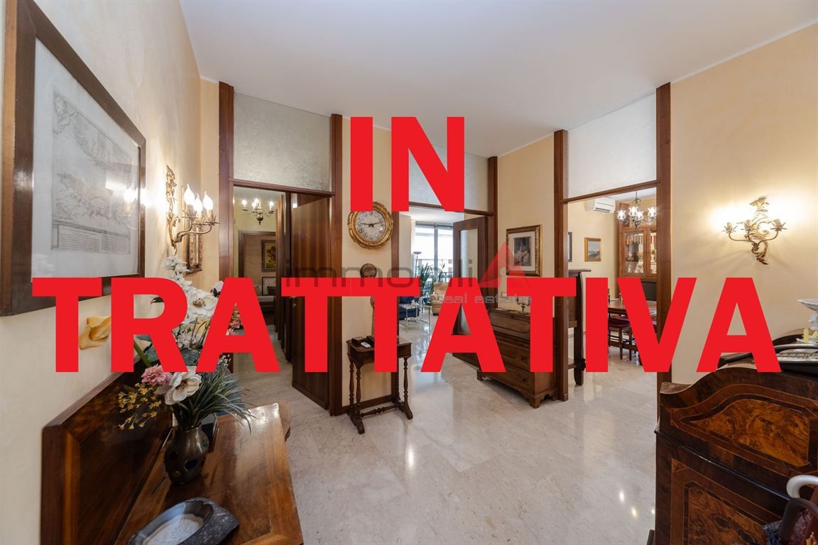 Brugherio Centro residenziale Edilnord Cigni - 5 locali con box Euro 389.000,00