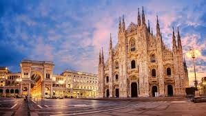 Vendesi intero complesso residenziale e commerciale in paese nella provincia di Pavia
